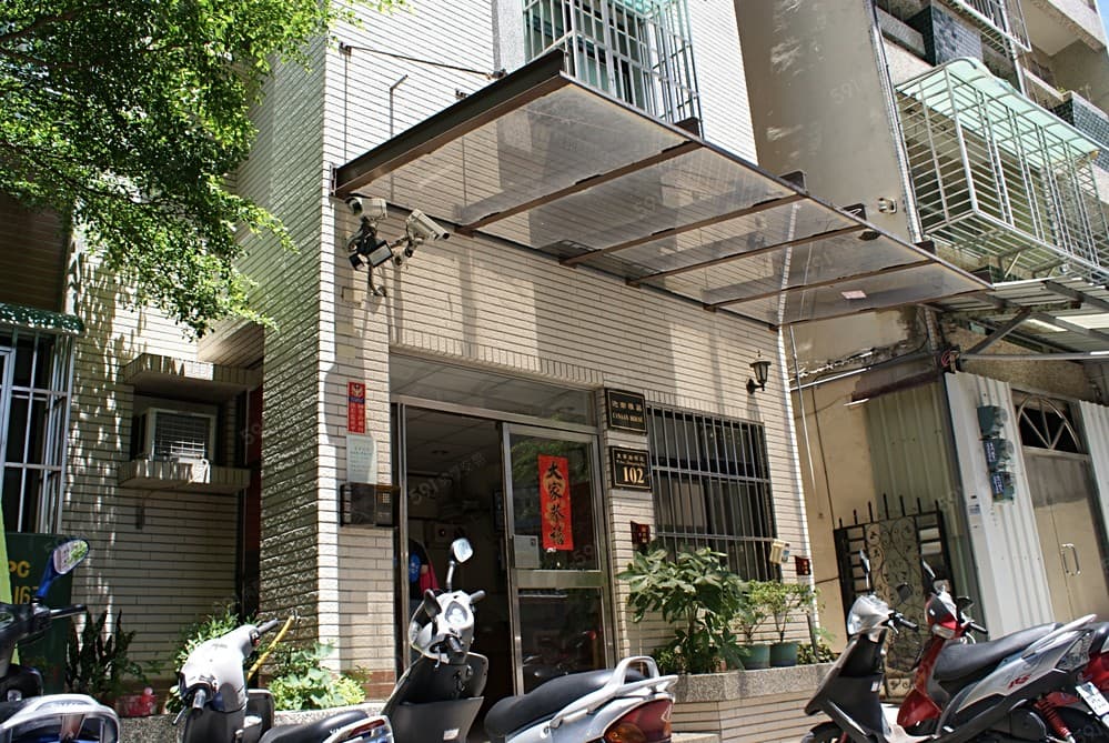 迦南雅築電梯套房稀有釋出近成大美食街環境乾淨有管理員