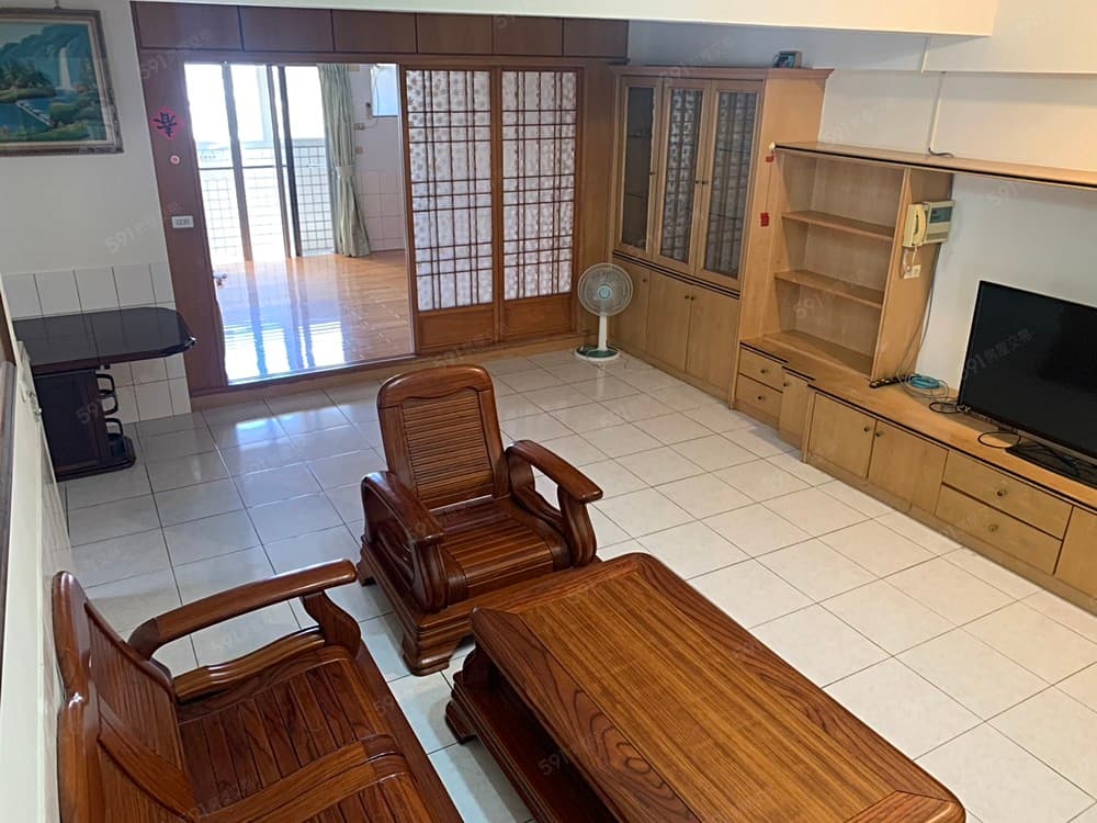 宏總新中國|7樓採光佳|家具齊全、空間寬敞、舒適,適合大家庭