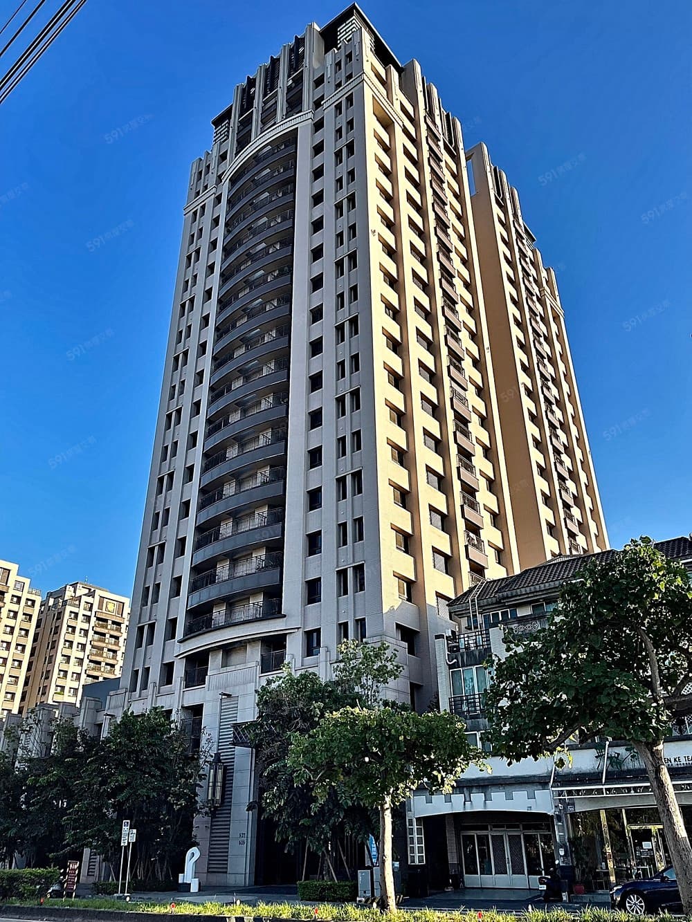 北屯好市多｜新大樓｜大室內｜３房平車｜視野精裝戶
