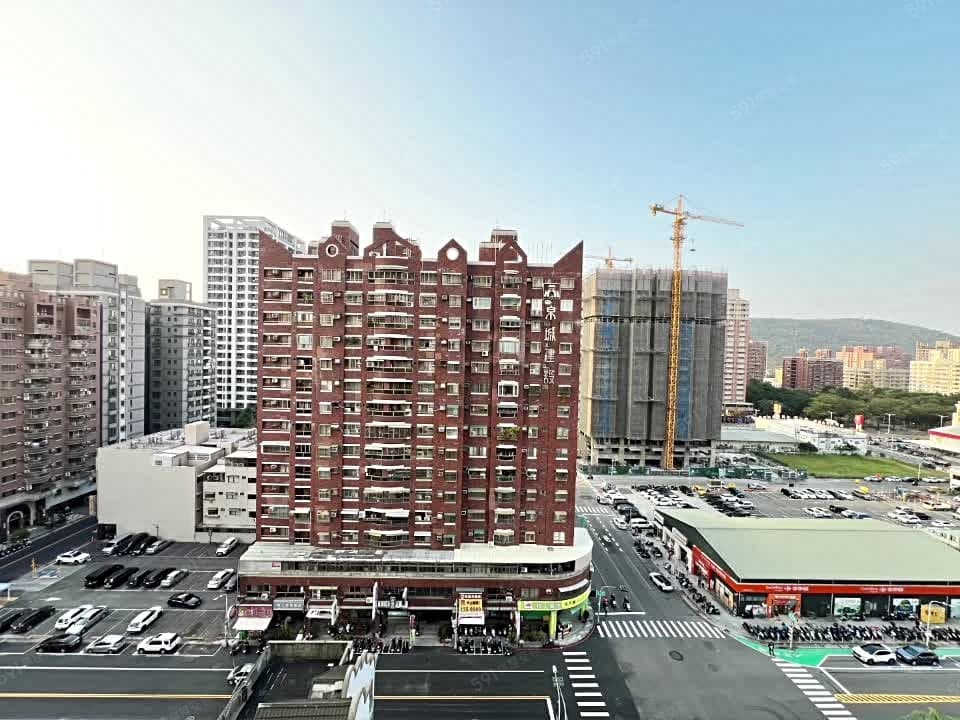 屋主急售！左營高鐵站前新成屋～鉑愛悅採光景觀大陽台兩房
