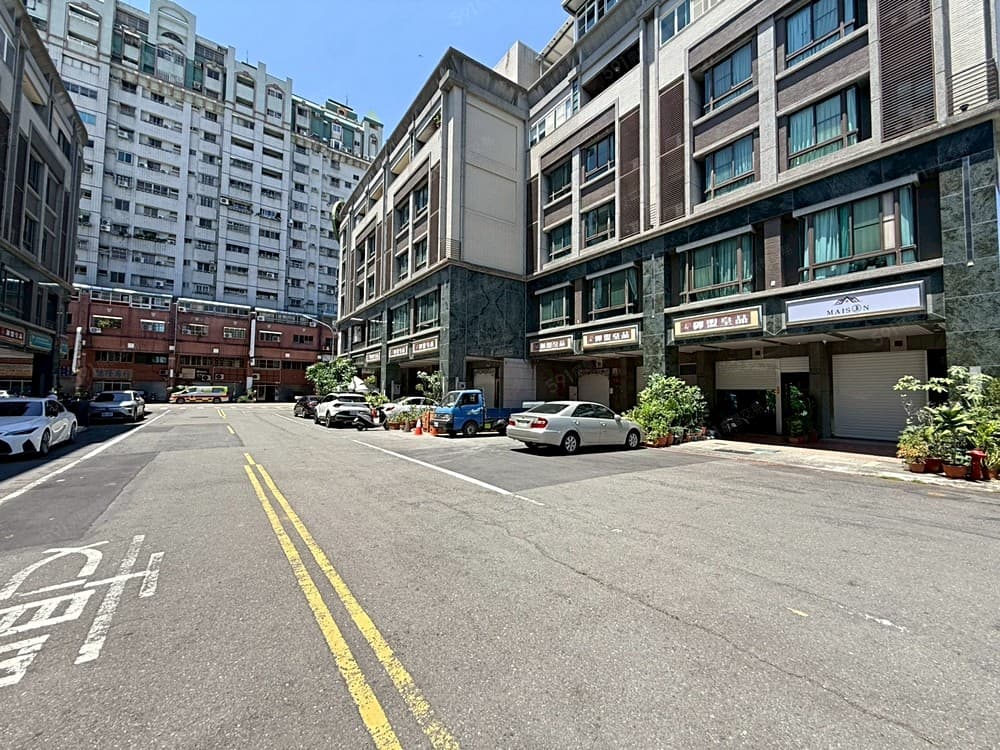 御盟皇品✨氣派挑高大店住宅邸💯可蓋電梯🏆屋主之前停雙車