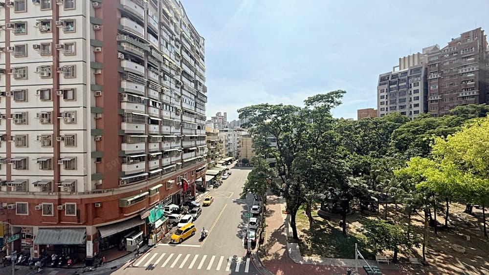 巨蛋商圈.大四房.室內30坪