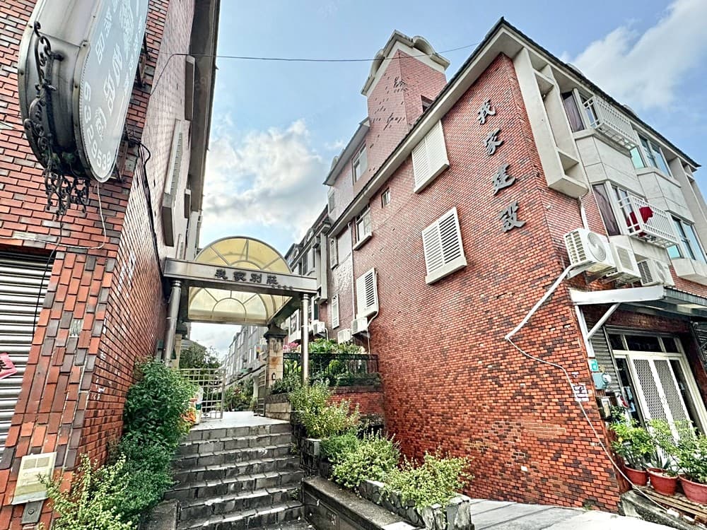 新營蛋黃區｜我家別墅｜稀有社區型車庫別墅🏡