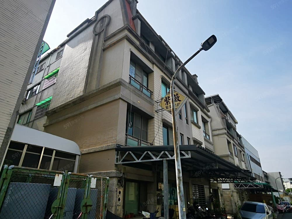 獨家✨楠梓土庫一樓大空間四房透天✨成家首選✨有巢氏郭嘉慧