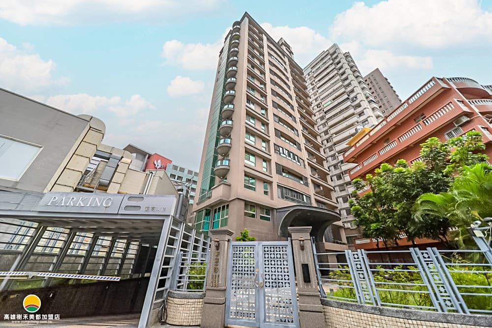 巨蛋百貨|華爾道夫|室內41坪|3+1房平車
