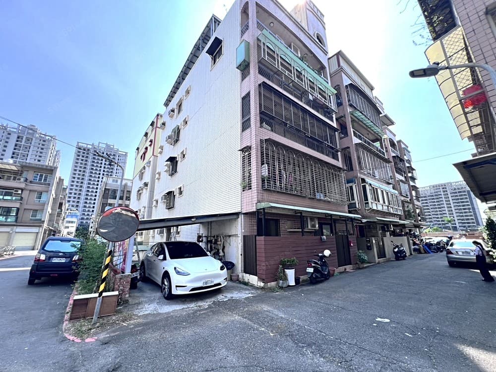楠梓國中🎀室內38坪🎀明亮採光/電梯大四房平車