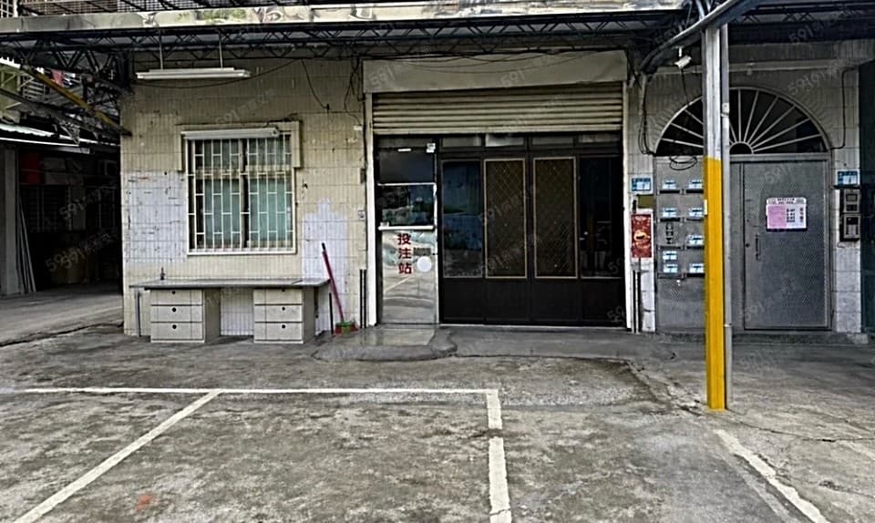 #江子翠捷運#門口停車#租補#住辦店#邊間一樓#神明廳