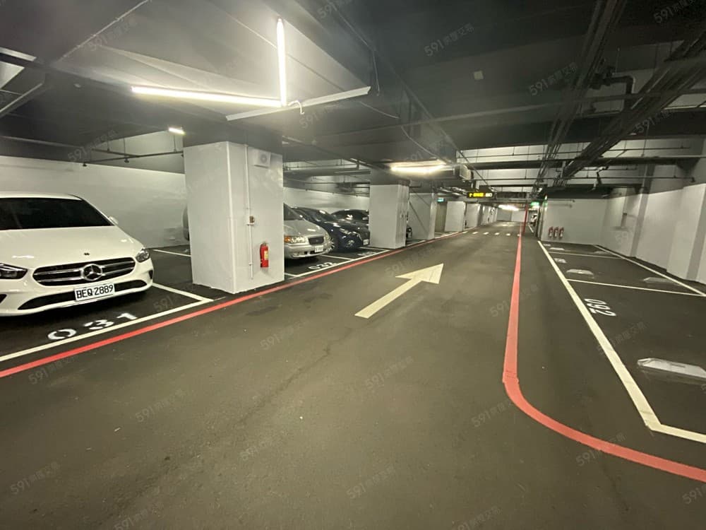 桃園新光金融國際中心地下停車場