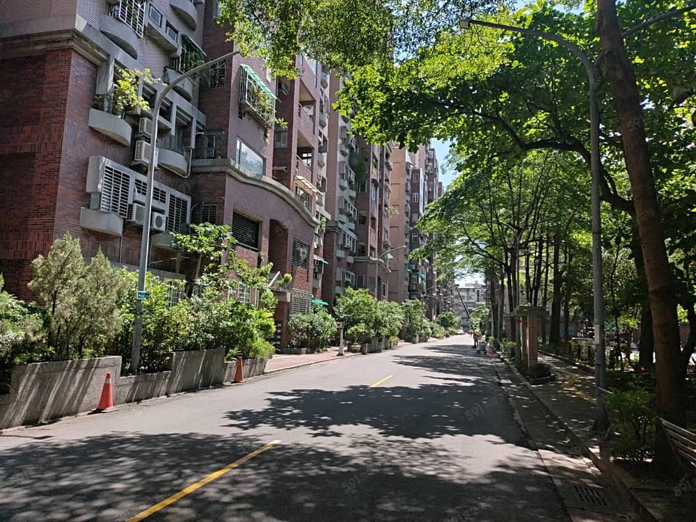 我是接案人⭐️也住大庭⭐️花園3大房🤎平面車位