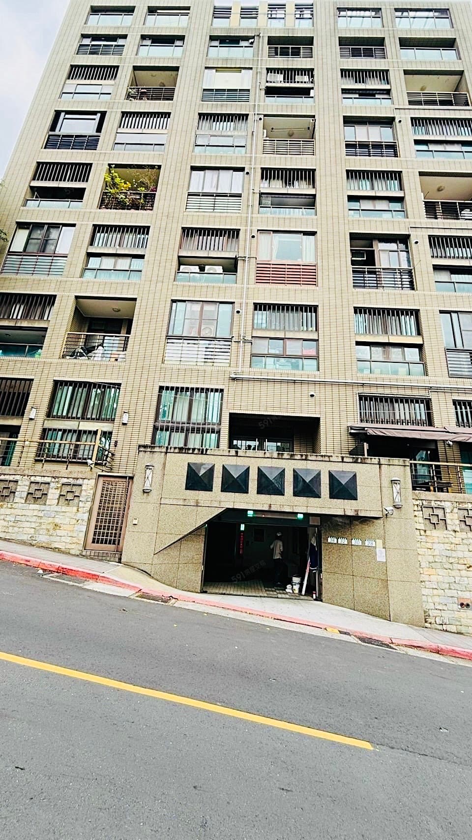 獨家📌新摩市💘小資兩房電梯大樓【中信房屋梁暐強】