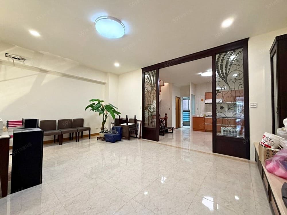 這間是大坪數⭐使用66坪.土地50坪🏡屋況非常好使用天然氣