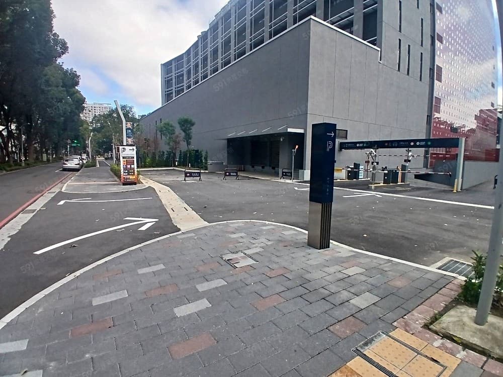 林口國家檔案館地下停車場