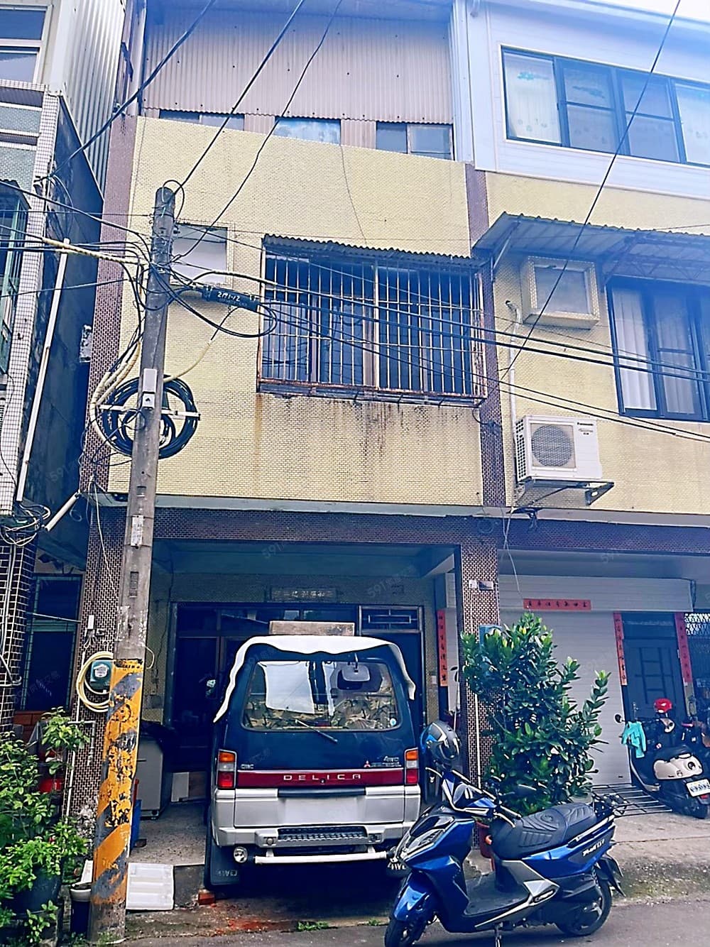 獨賣!關廟市區透天｜8米路騎樓停車｜孝親房＋大後院