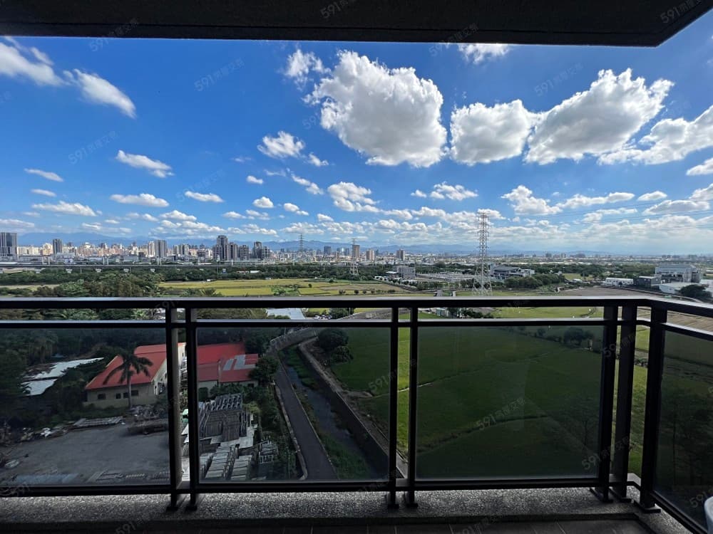 相信地產｜南屯嶺東商圈｜彩虹城2視野景觀室內大坪數平車