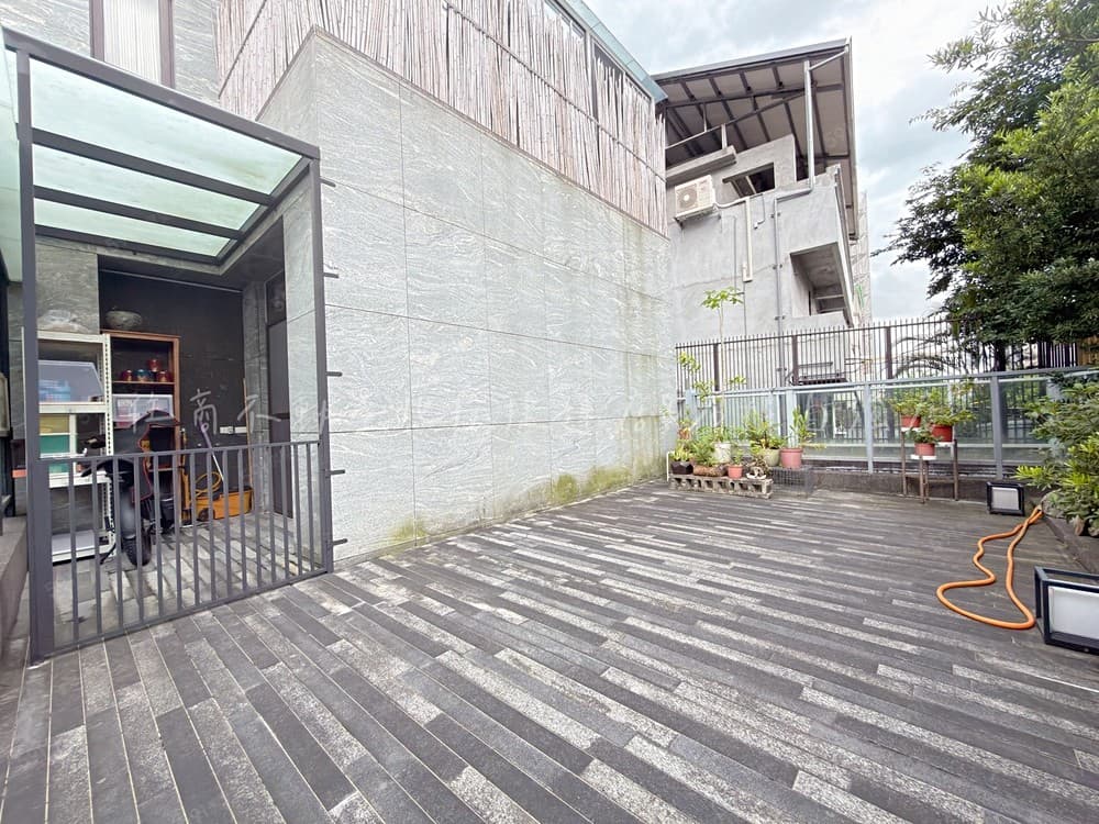 💗我是承辦🏡高檔裝潢稀有庭院車位🏫薇閣上學走路就到👣