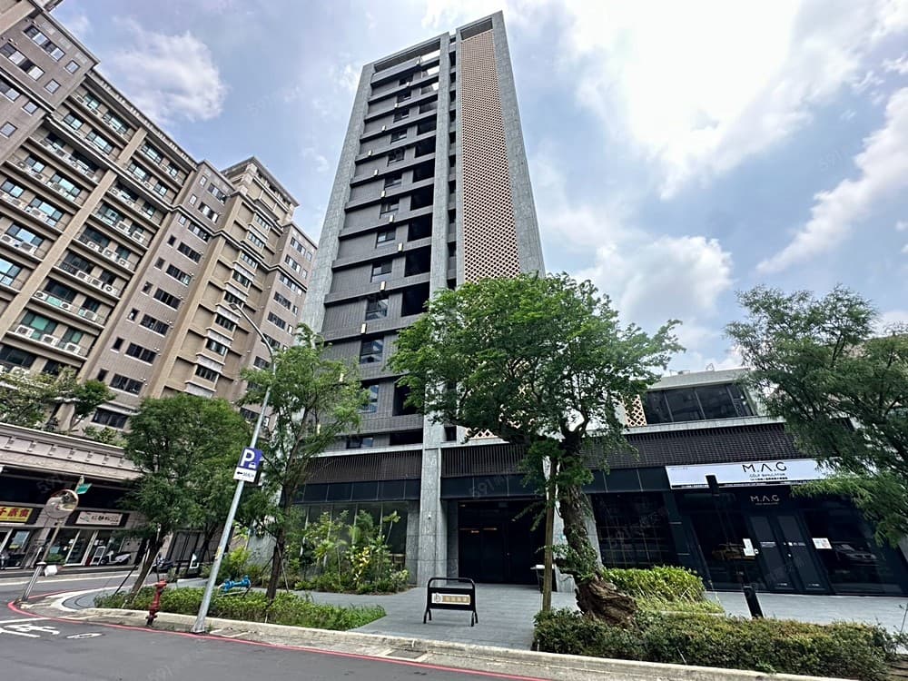 新北市立崇林國民中學-🌻林口家樂福生活圈