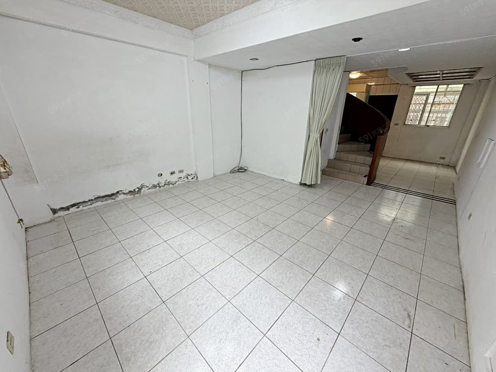 東區透天大4房含車，可多租補可寵可神明廳，近太平、74、興大