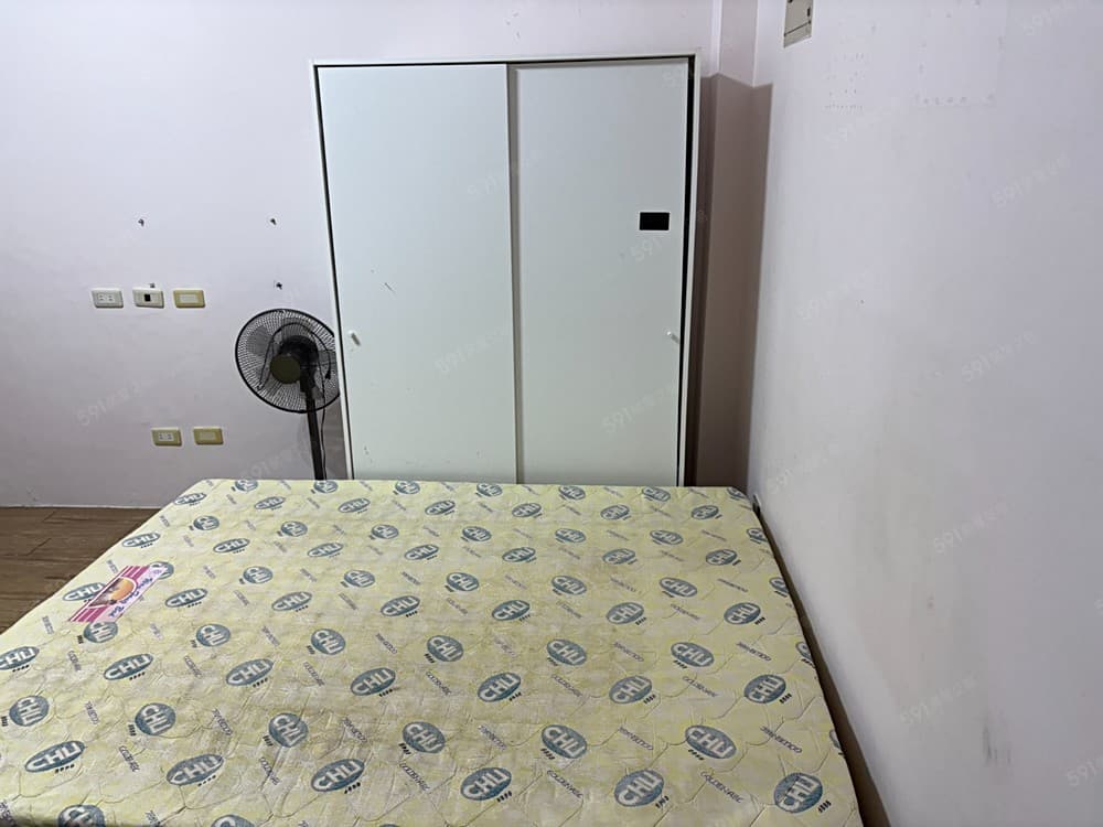德明財經科技大學，套房租11000兩個衣櫃
