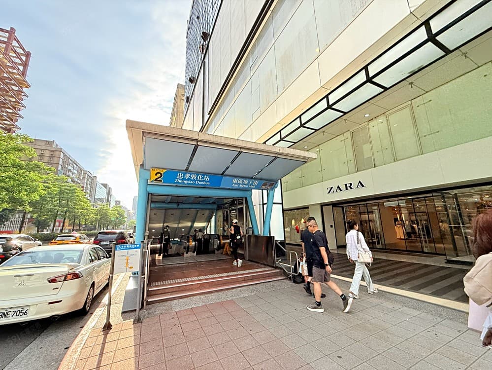 忠孝敦化站全新成屋敦南麗舍8樓極美套房另有休旅車位可租