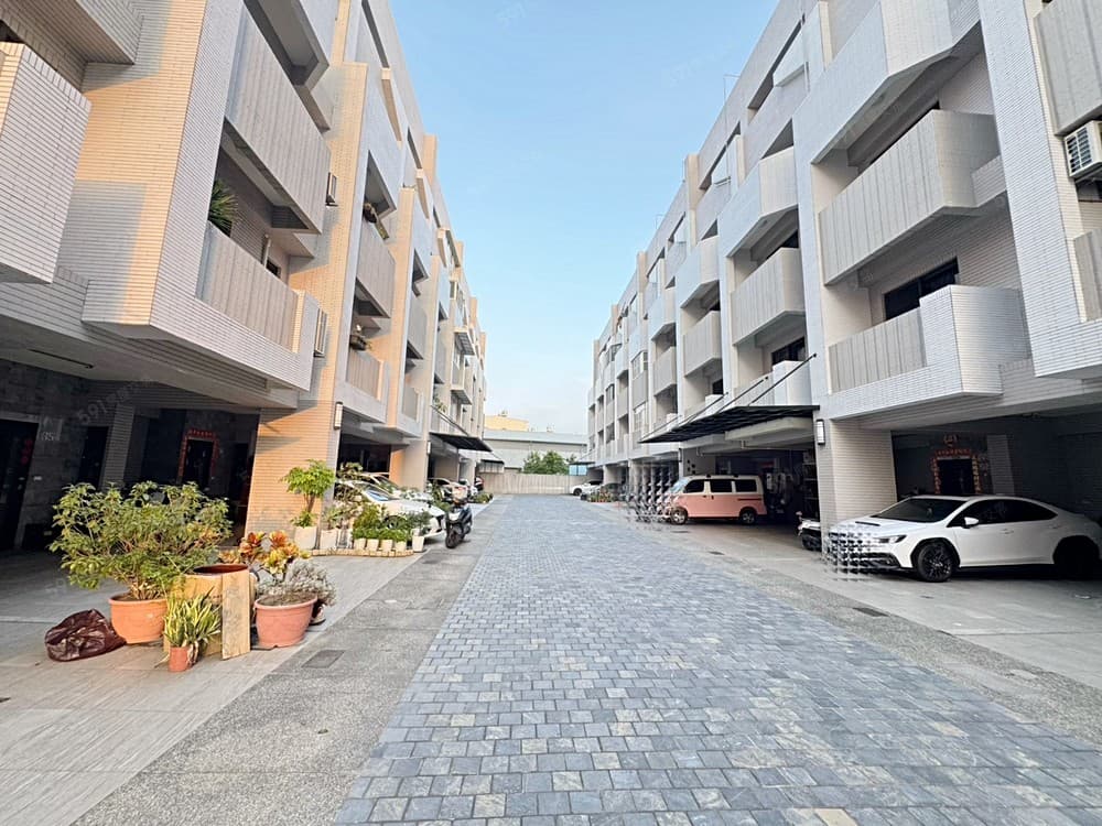 大寮捷運核心商圈🏡屋齡新雙車透天🏡本案承辦