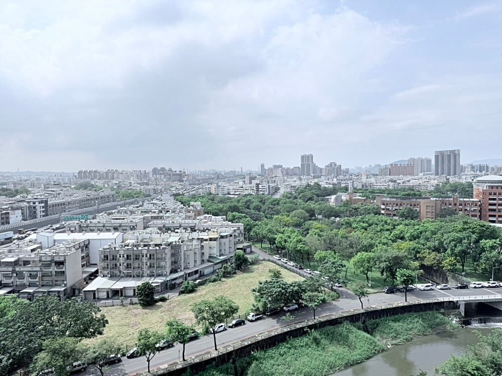 9年屋每坪26萬近楠梓高中、橋頭科學園區、高科大景觀四房平車