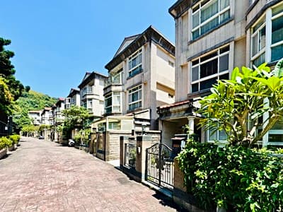🌹綠中海二期·🚘·美別墅】可停三輛車·🚘·新安團隊