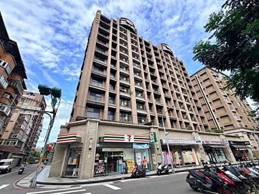 蘆洲佳瑪生活圈面公園優質三房車21世紀李店長