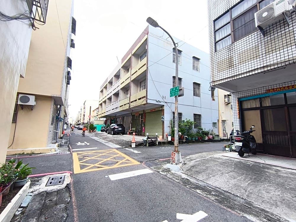 #前鎮草衙outlet捷運旁#陽台獨立大套房