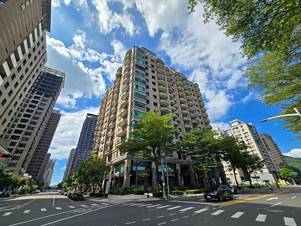 劉威廷美術館景觀首排皇苑建設雙主臥超大四房B1連號雙平車