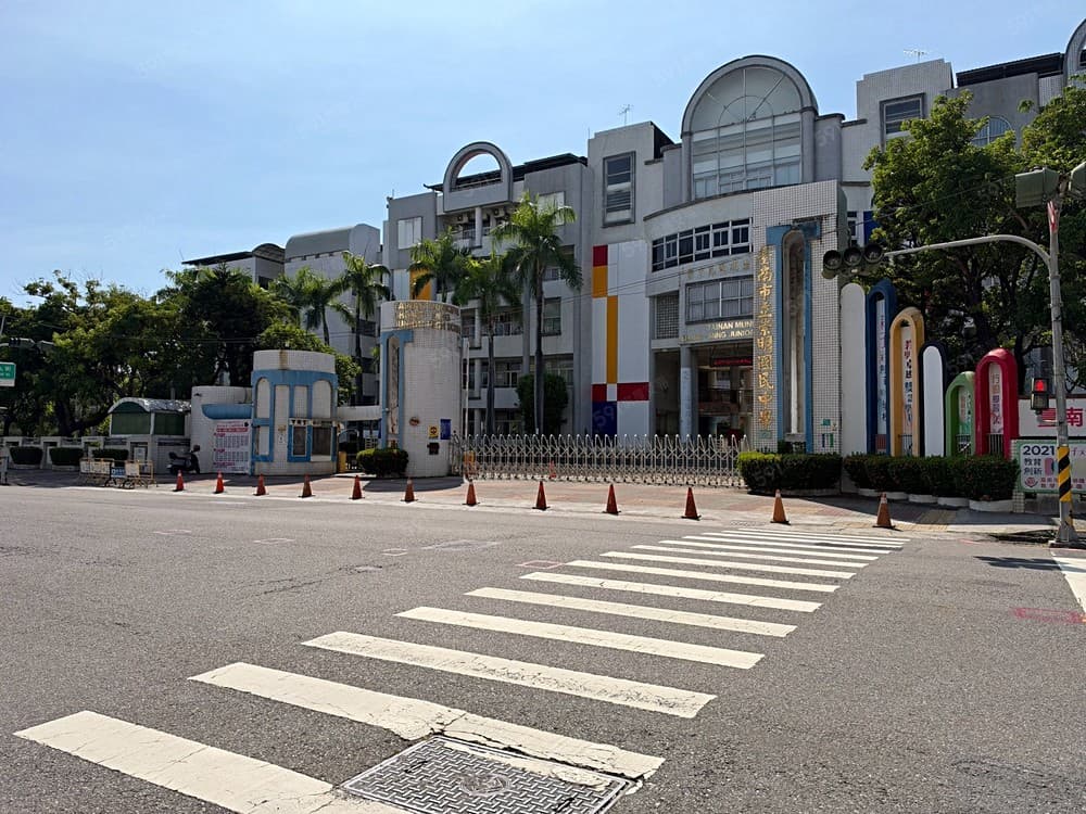 ★近東區崇明國中小學★～優質屋況～正三房附B1大平車