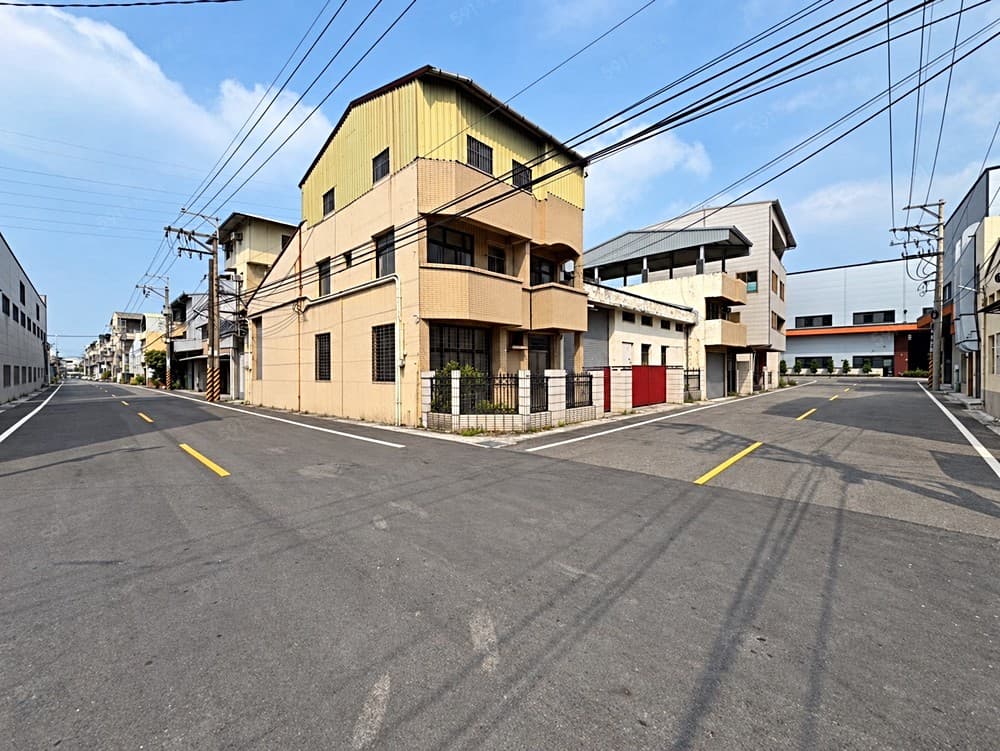 臨10米活路角間|太平永義工業區|乙工廠住|大地坪大面寬|