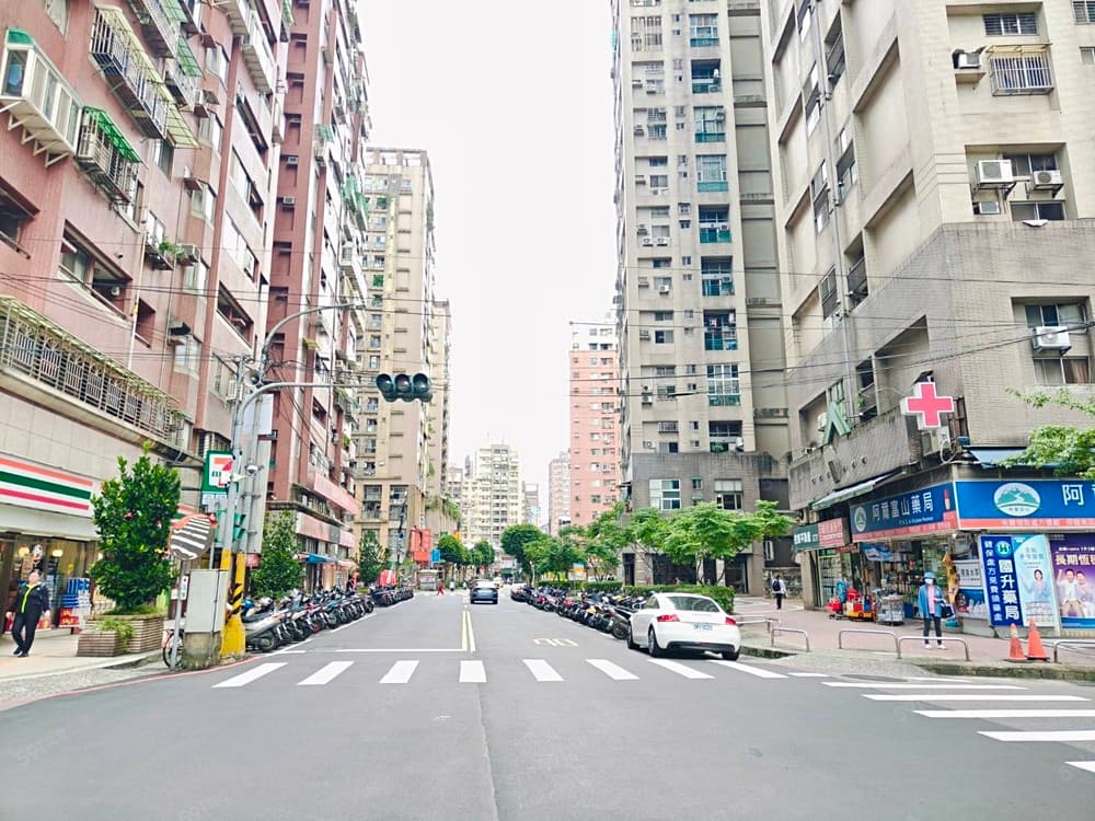 火車站旁電梯大樓