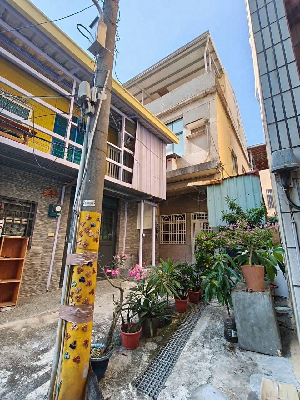 旗津商圈🍉【投報4%🏡獨棟翻新7房懷舊透天】未保存登記