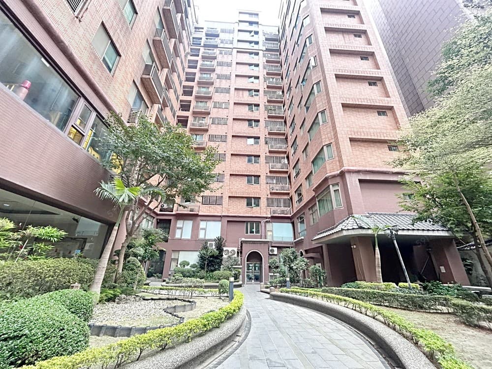 綠線年底開通,G11站中正路上最漂亮大三房車位