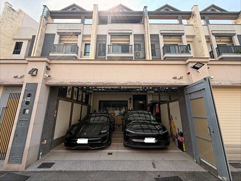 ⭐燕巢⭐高巢新都心⭐併排雙車大透天⭐