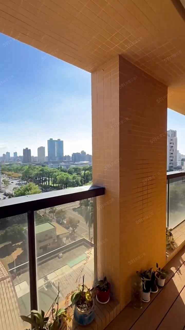 承辦!【專任】綠園道景觀精品宅｜總裁行館｜高規裝潢｜雙車位
