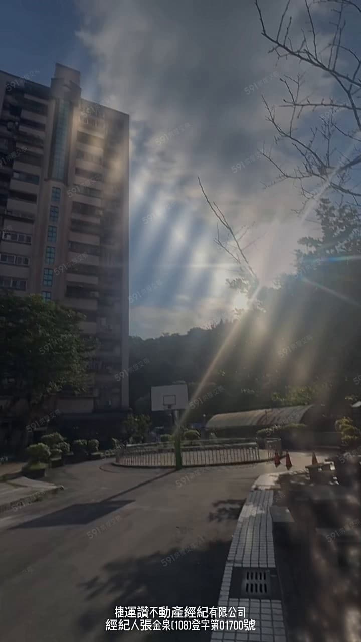 近40坪大空間💎高樓景觀💕四房坡平車