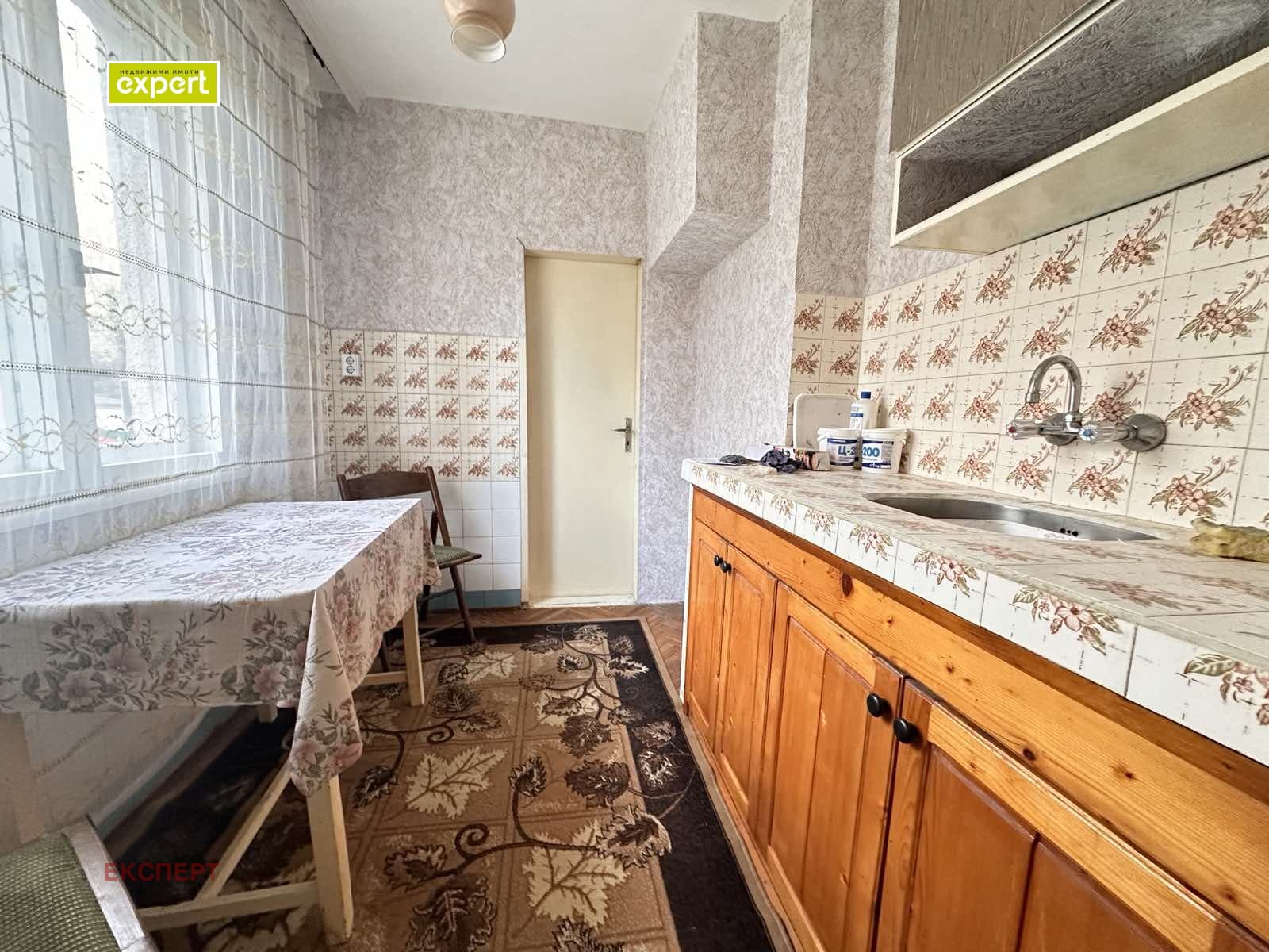Продава 2-СТАЕН град Плевен, Широк център