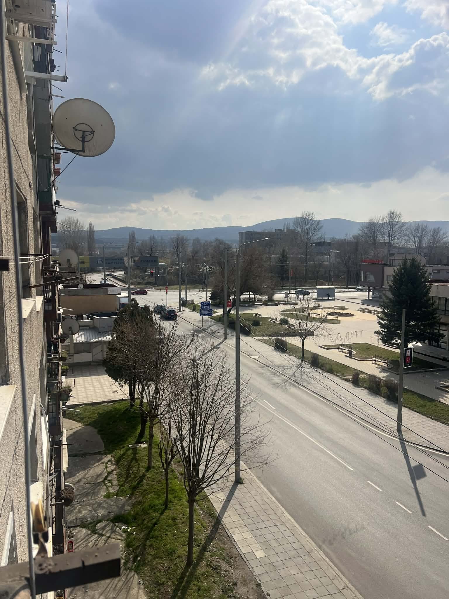 Продава 2-СТАЕН град Перник, Мошино