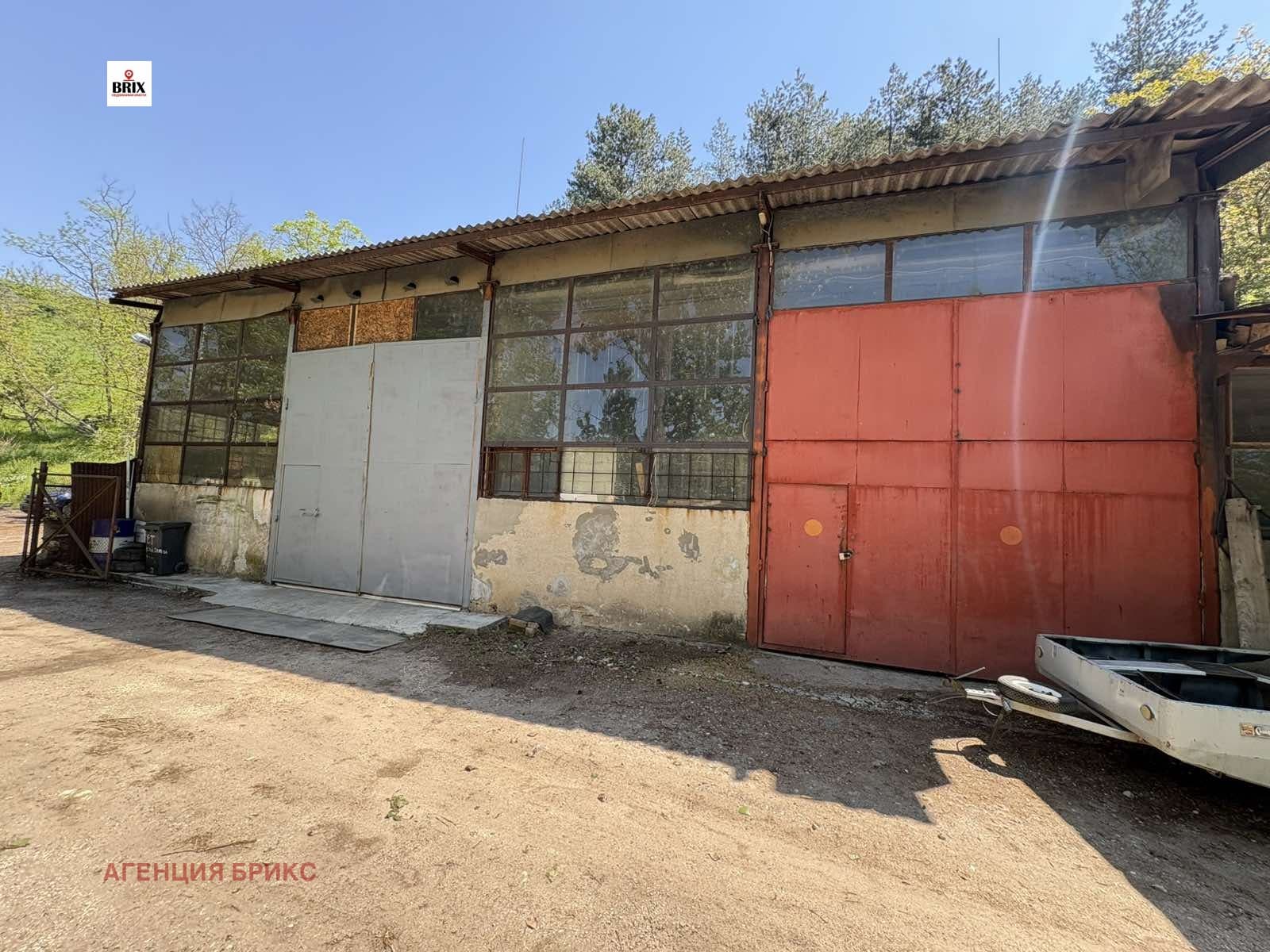 Продава СКЛАД град Русе, Средна кула