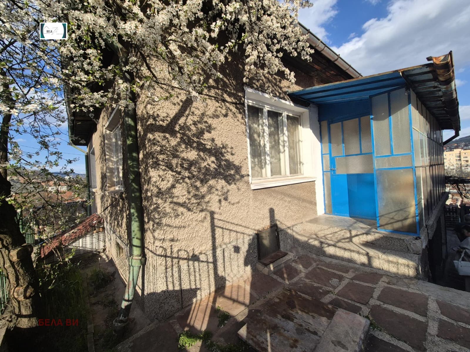 Продава КЪЩА град Перник, Варош