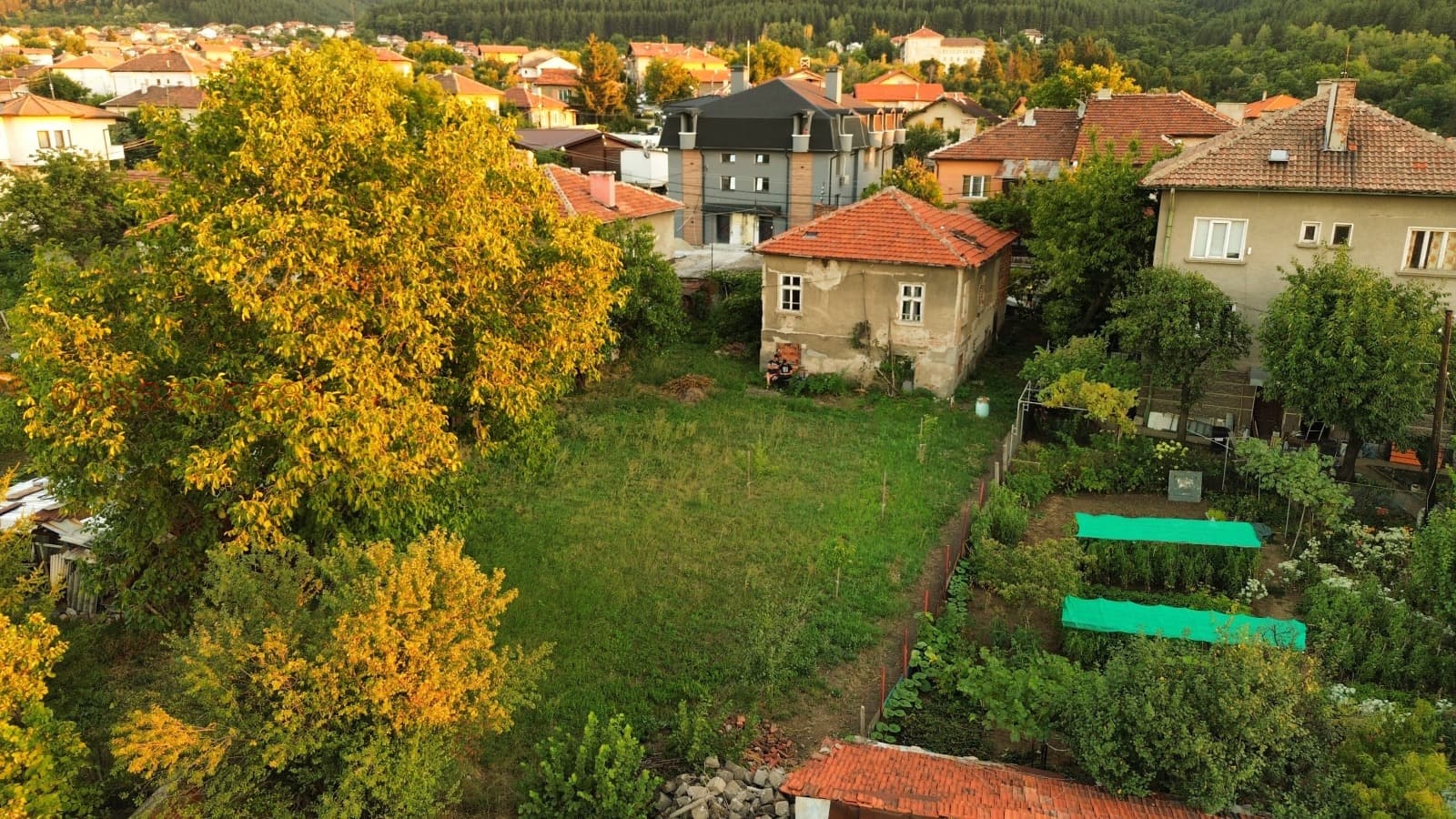 Продава КЪЩА град Перник, Каменина