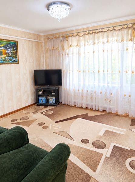 Продається затишна 2-кімнатна квартира з гаражем, район «Каналу» вул. Лесі Українки