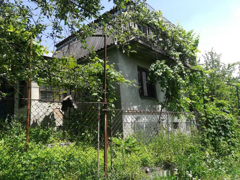 Продається дачна ділянка з будинком у Закарпатті