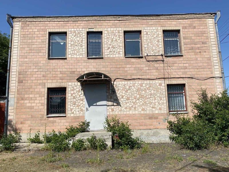 Пропонуємо до продажу промислово-виробничу базу.