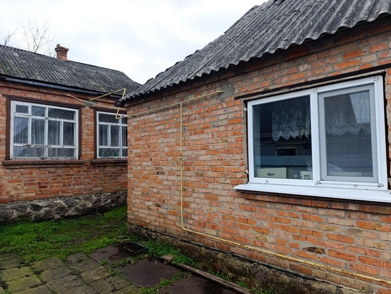 Продам будинок(біля Великого базару)