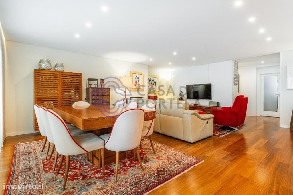 Apartamento T3 renovado c/varanda e garagem - Cidade da Maia, Maia