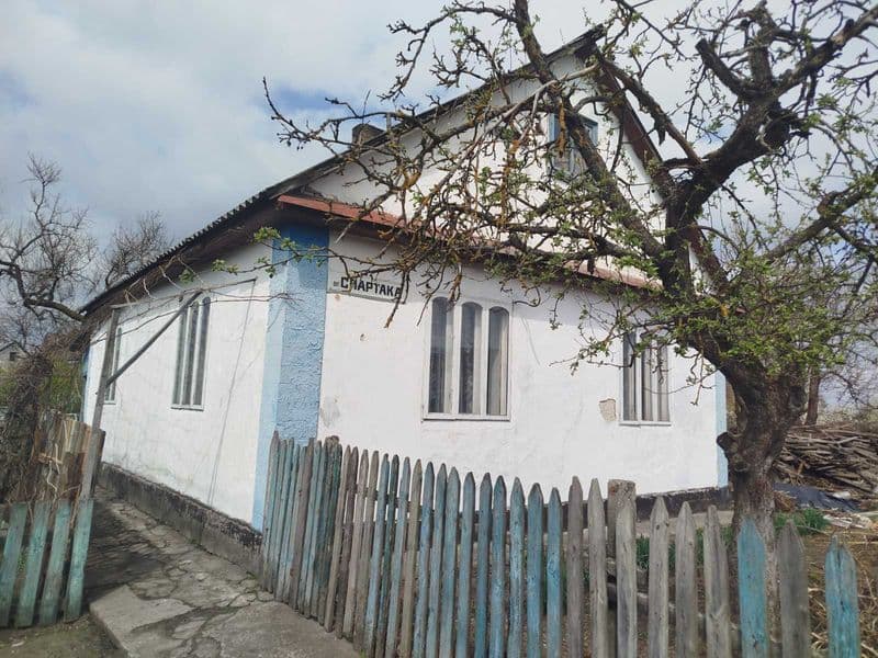 Продається будинок м.Сарни.вул.Спартака 3.
