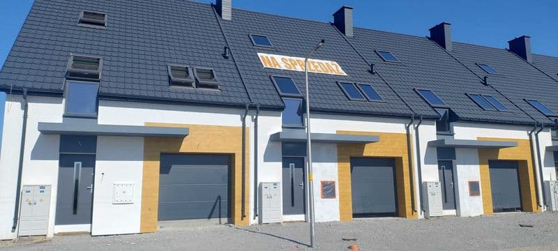 Szeregówka z garażami (ostatni segment) ul. Onufrego 150 m2, parking