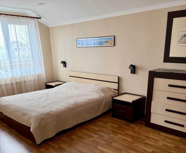 Продам будинок 309 кв.м. та ділянка 13 соток, м. Бориспіль, (149000):